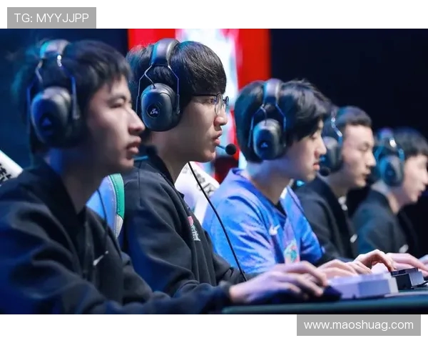 LNG战队在冠军杯积分榜中以64分稳居第一位置展现强大实力 LNG战队在冠军杯积分榜中以64分稳居第一位置展现强大实力