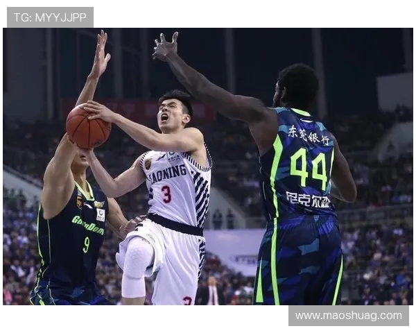 上海篮球队灵活性变革引发热议助力球队新篇章 上海篮球队灵活性变革引发热议助力球队新篇章