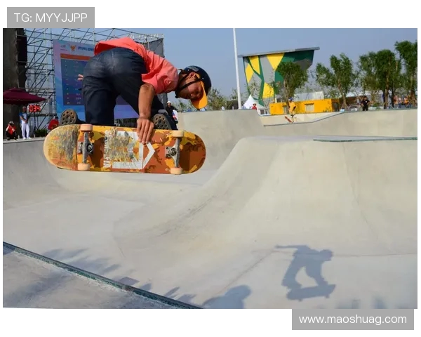 南京滑板队在极限运动会中以83分稳居积分榜首位 南京滑板队在极限运动会中以83分稳居积分榜首位