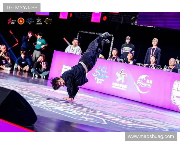 成都街舞队与上海街舞队赛后复盘速度较量的精彩瞬间与战术分析