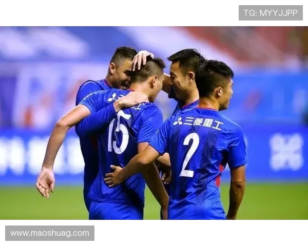 上海申花与天津权健激战正酣谁能在中超赛场笑到最后